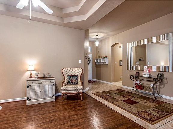 5th image of 240 Willowlake Dr
