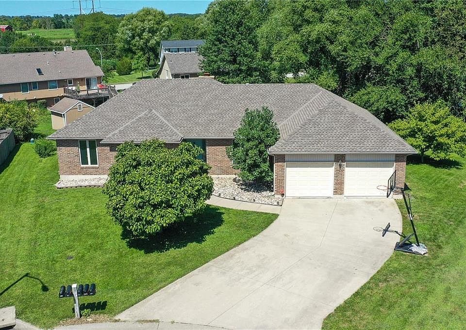 1st image of 607 Horseshoe Dr