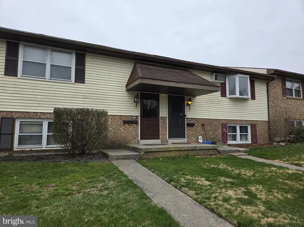 2078 Brentwood Dr, Middletown, PA 17057