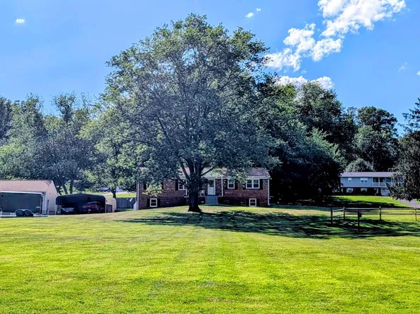 4586 Hillside Ct, Warrenton, VA 20187