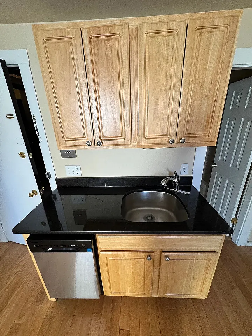 Studio, 450 sqft, $2,495 — Photo 1