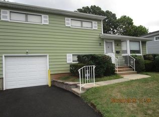 9 Baldwin Rd, Edison, NJ 08817