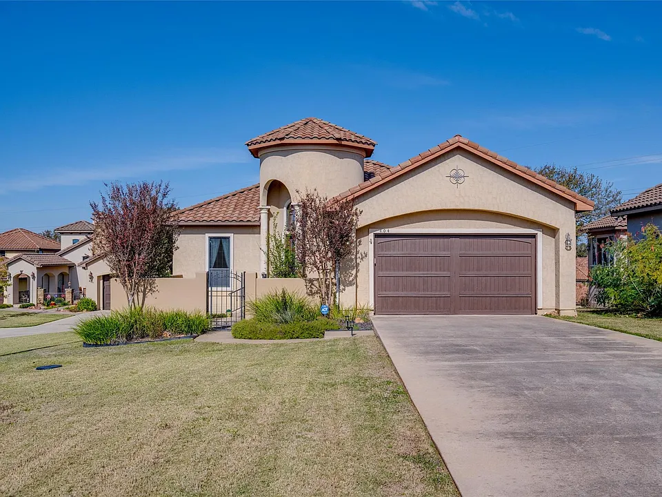 404 Bendito Way