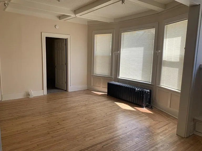 1600 Irving Ave N #2 — Photo 6