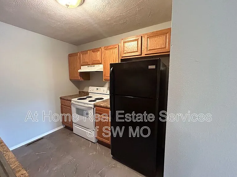 427B Birchwood St — Photo 5