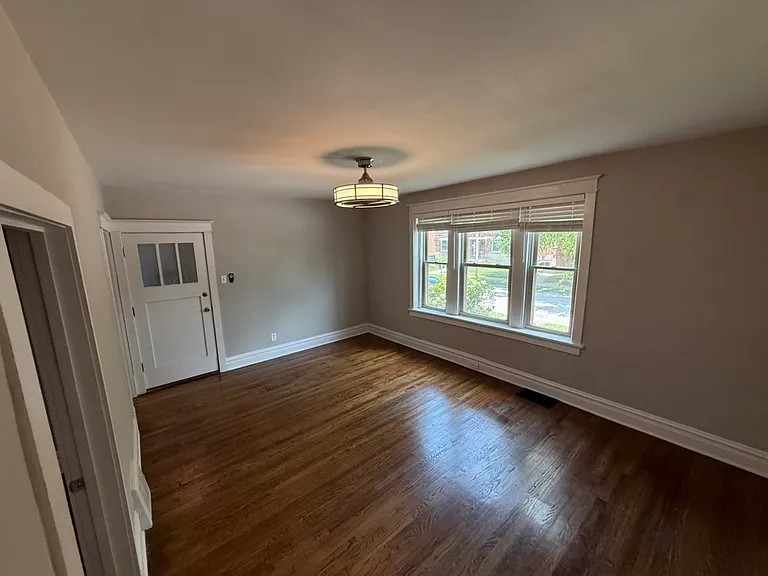 3539 Lawn Ave #1S — Photo 14