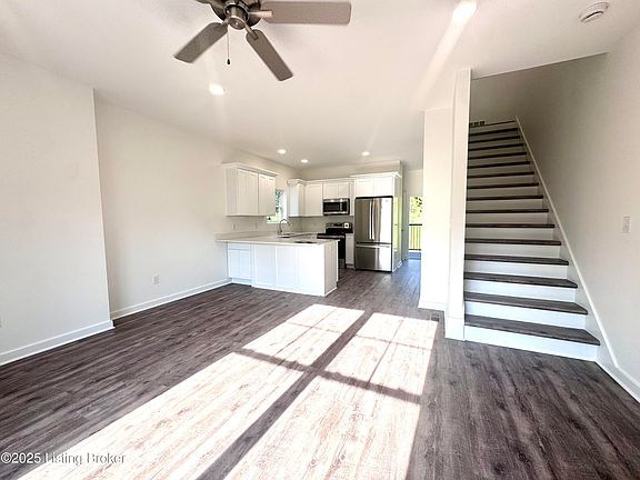 3rd image of 7102 Park Vue Dr