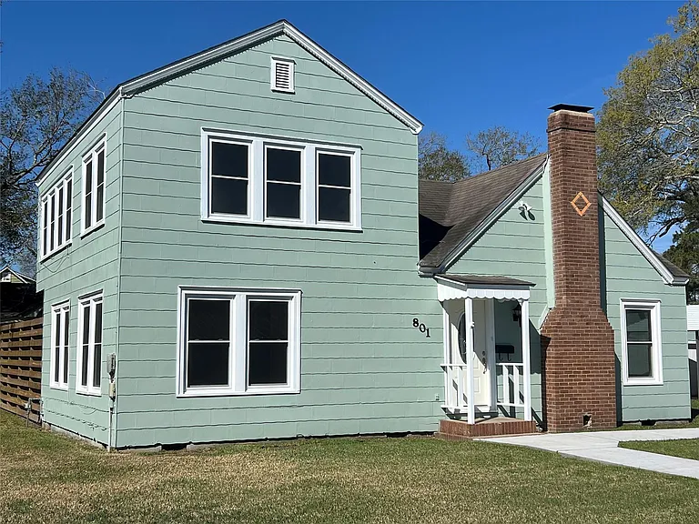 801 Avenue F — Photo 40
