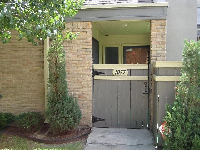 1st image of 3045 Park Ln APT 1077
