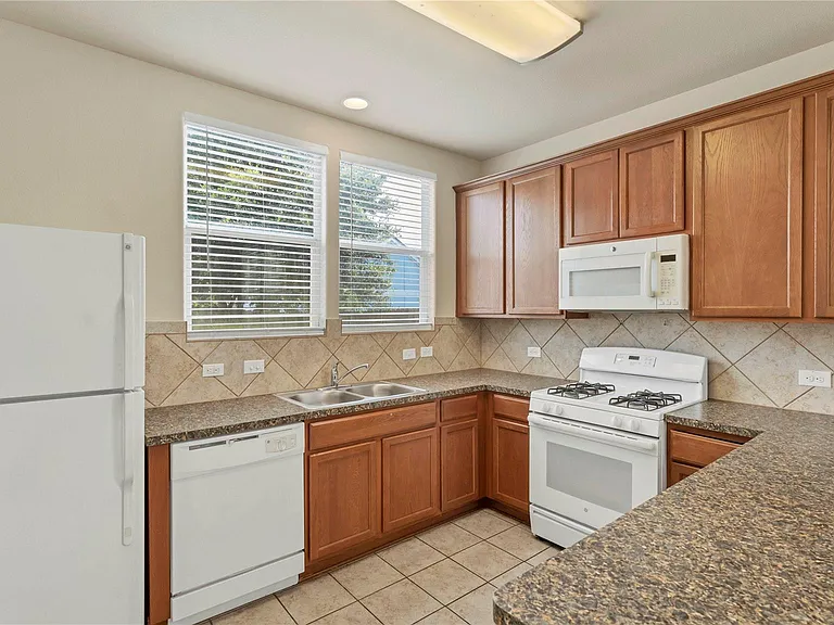 334 Newberry Trl #MAIN HOME — Photo 11
