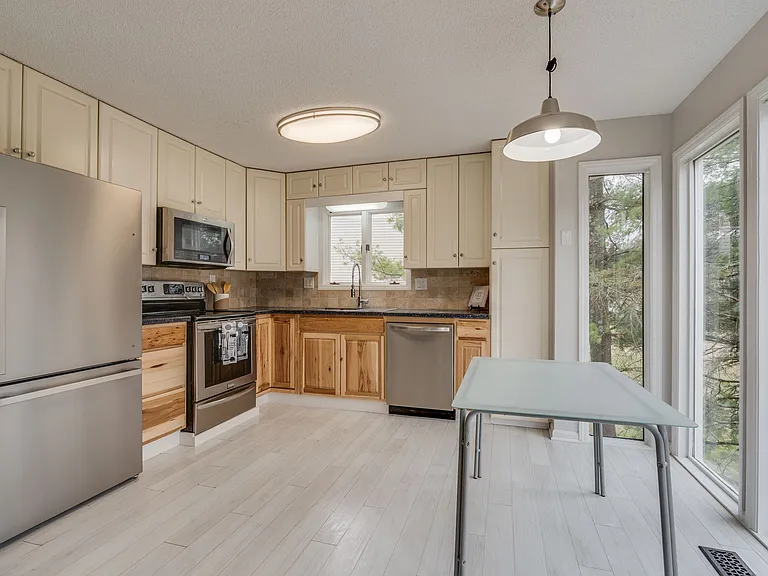 5009 Emerald Dr — Photo 14
