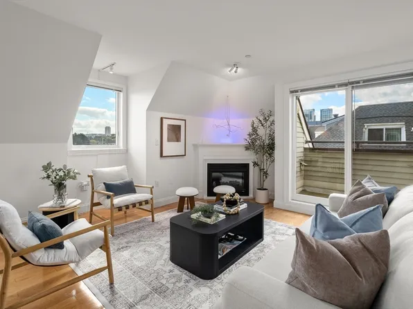 73 Chelsea St APT 401, Boston, MA 02129