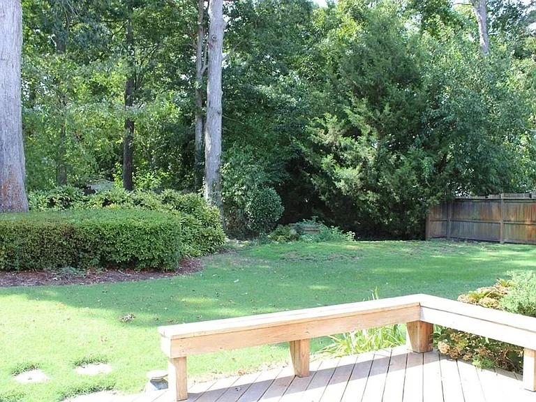 417 Burnham Pl — Photo 21