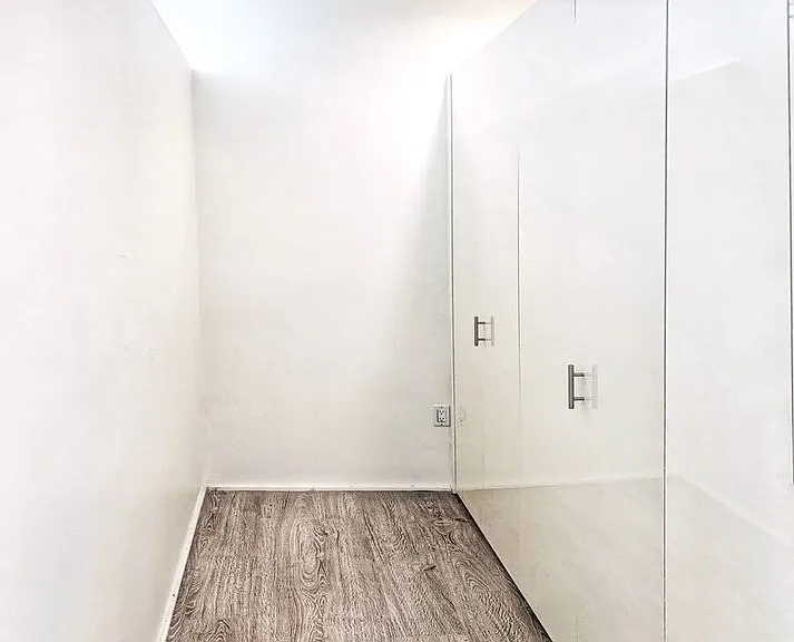 1038 S Mariposa Ave #101 — Photo 22