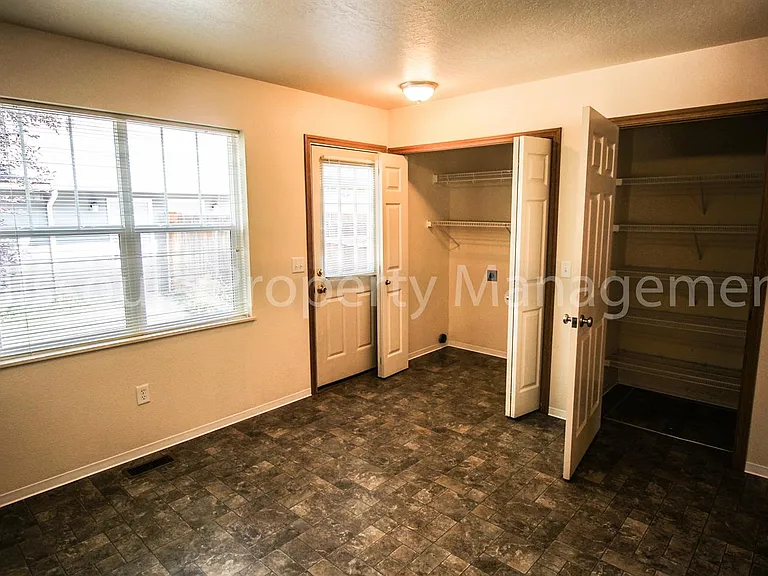 2108 W Kent Ave #A & B — Photo 6