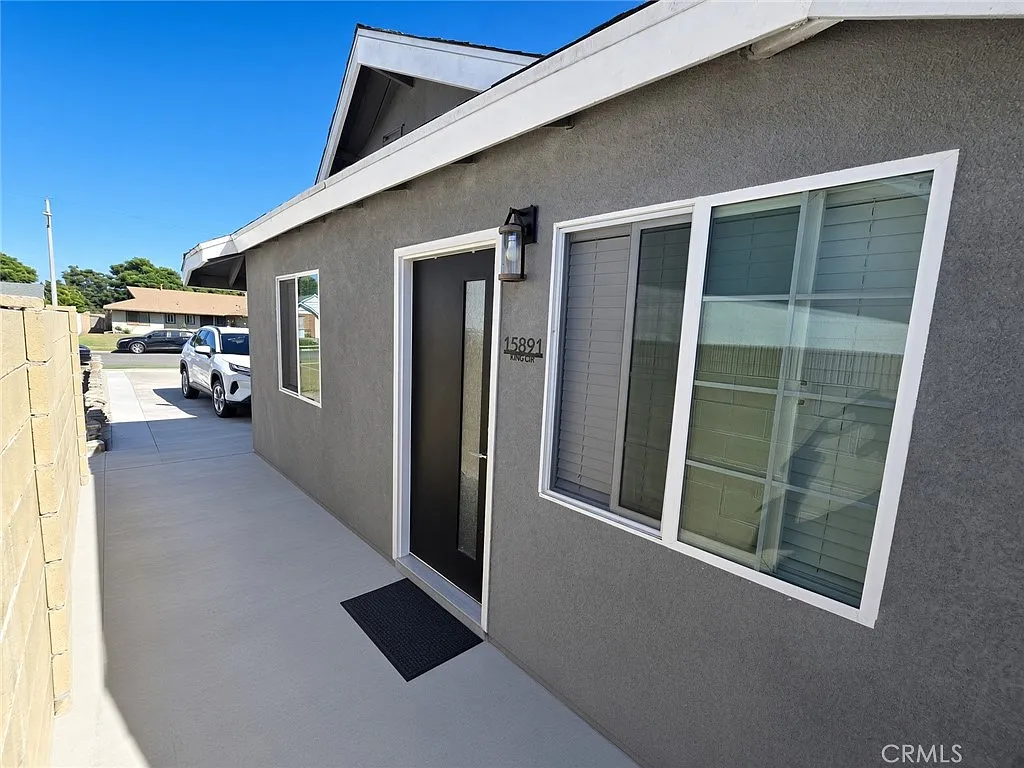1 bed, 450 sqft, $2,100 — Photo 2