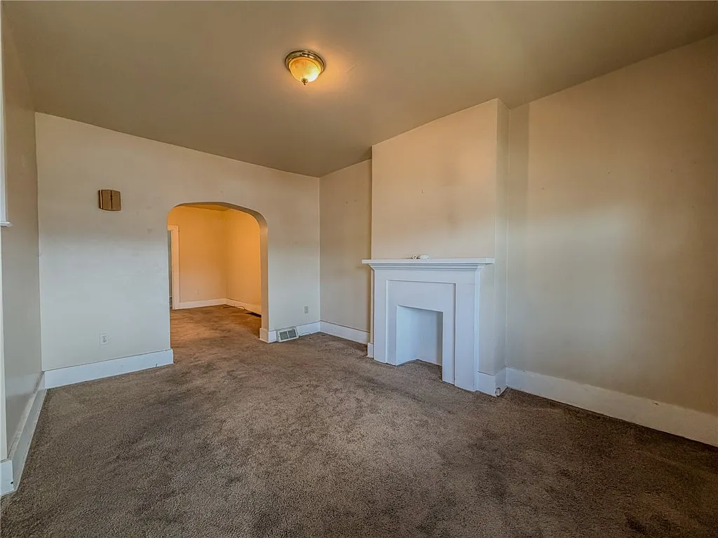 3 bed, $1,200 — Photo 4
