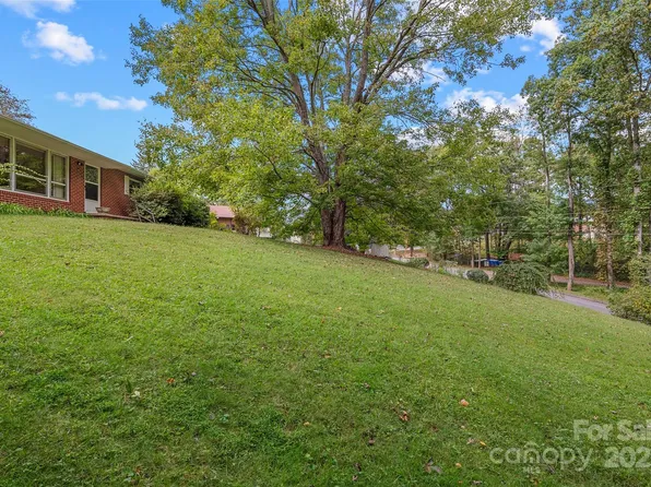 25 Baker Dr, Asheville, NC 28806