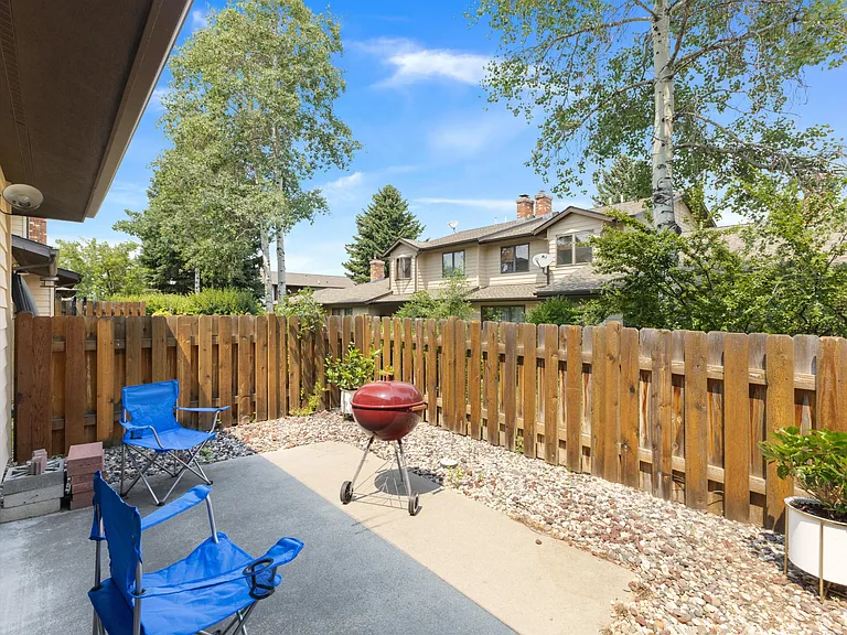 1712 W Olive St #2-48 — Photo 21