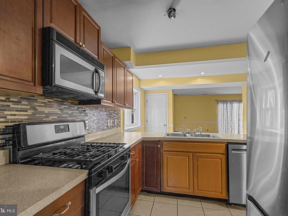 2nd image of 210 W Beaver Ct