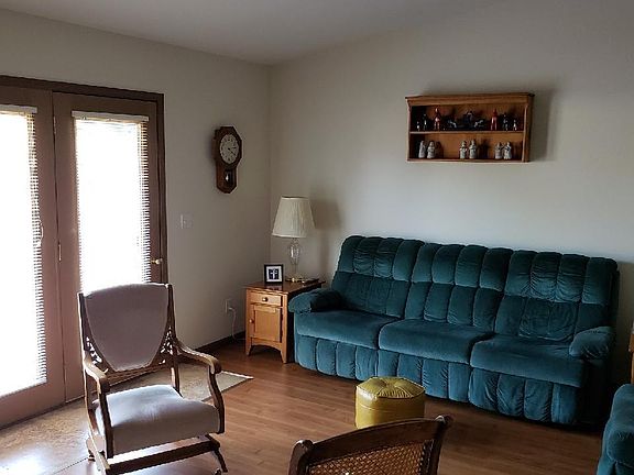 3rd image of 3645 Kennedy Dr