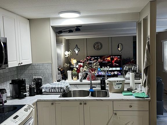 3rd image of 11276 272nd St