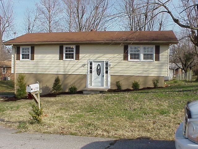 1st image of 750 Columbus Cir