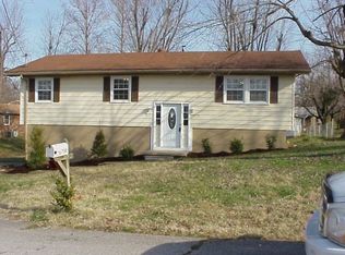 750 Columbus Cir, Madisonville, KY 42431