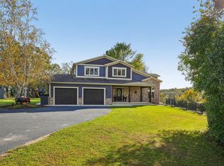 W323S6675 Whitetail Meadows Dr, Mukwonago, WI 53149