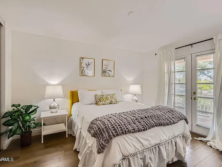 1305 E Steamboat Bend Dr — Photo 24