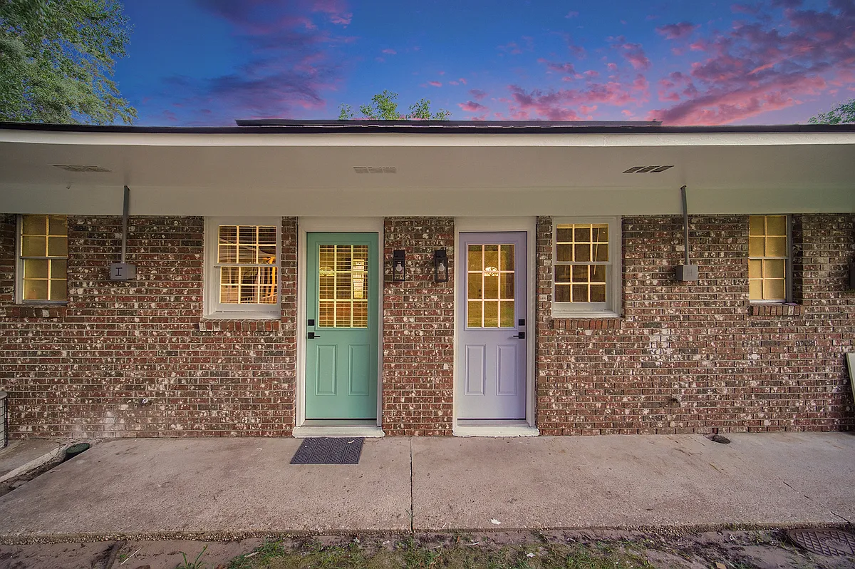 Building Photo - 1632 Jessamine Rd #G