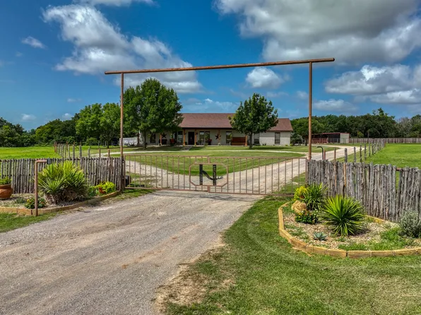 3530 Bartallen Ln, Weatherford, TX 76088