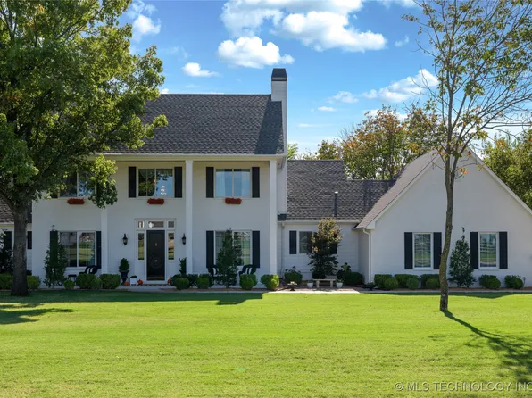 17220 E Sunset Rdg, Owasso, OK 74055