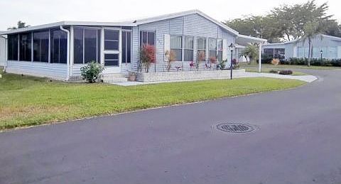 2nd image of 885 Sun Bird Ln