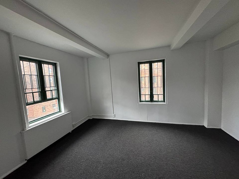 Building Photo 3