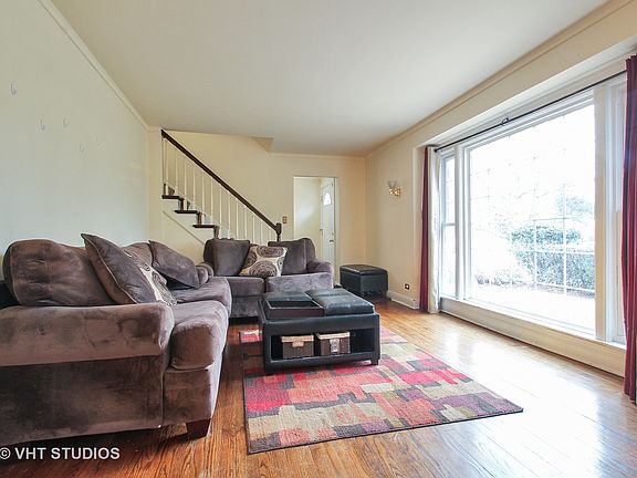 2nd image of 6706 N Hamlin Ave