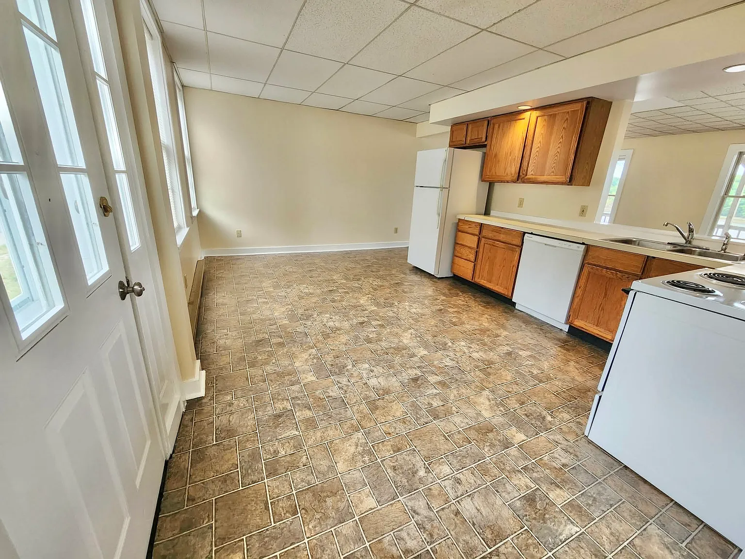2 bed, 936 sqft, $1,400 — Photo 2