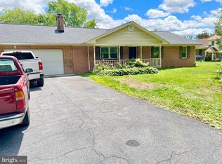 105 Caroline Ave, Stephens City, VA 22655