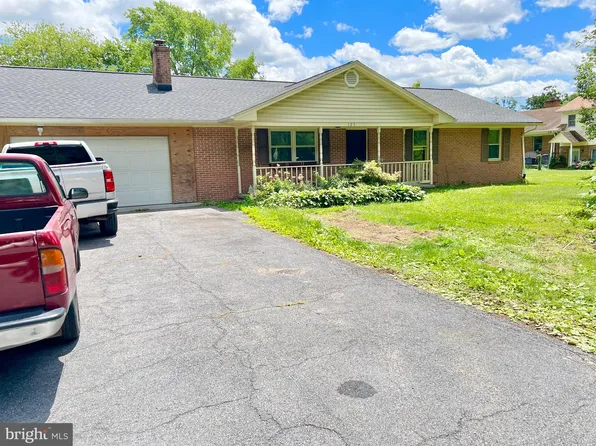 105 Caroline Ave, Stephens City, VA 22655