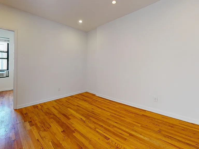 334 E 78th St #10 — Photo 3
