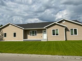 460 Jeanne Dr, Fairbanks, AK 99701