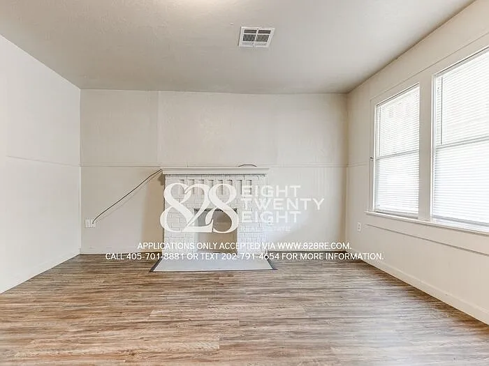 320 Castro St — Photo 16