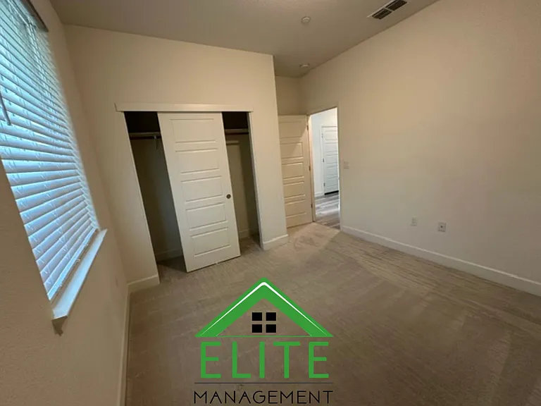 4007 Stanwick Ave — Photo 8