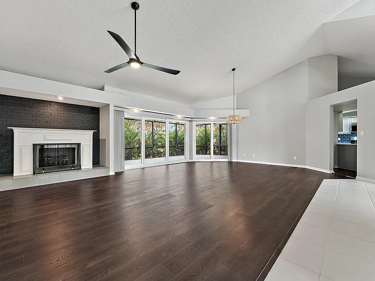 10440 SE Jupiter Narrows Dr — Photo 8