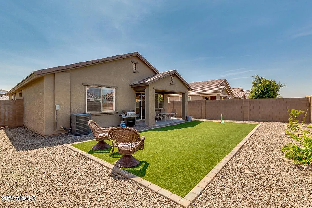 3 bed, 1501 sqft, $2,100 — Photo 1
