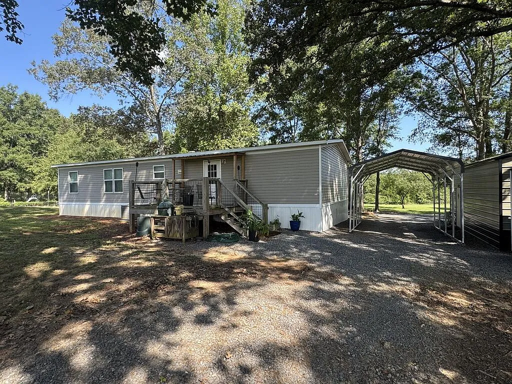 4 bed, 1568 sqft, $2,000 — Photo 2
