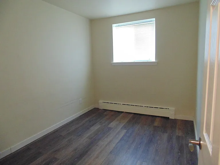 160 Johnson Ave W #1 — Photo 7