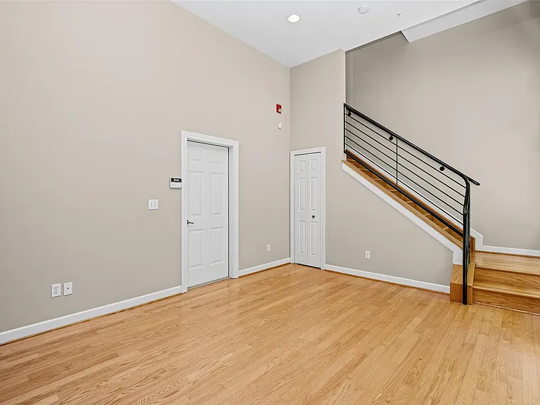 420 Lewis Ct — Photo 4