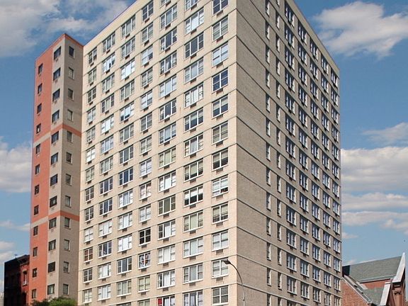 2nd image of 154 E 29th St #906