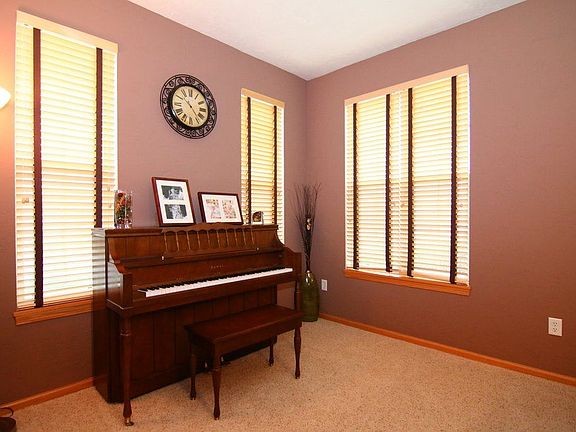4th image of 5225 Teaberry Ln